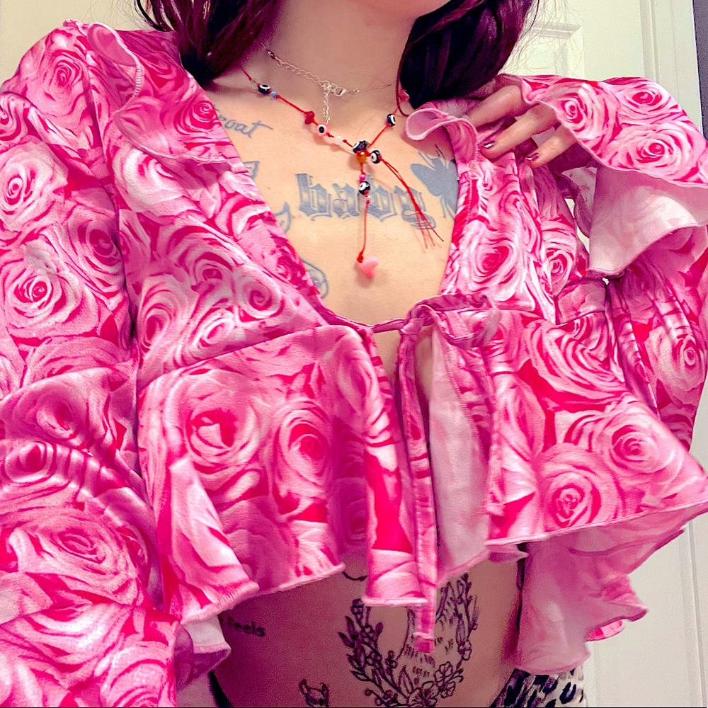 PRETTY LITTLE THING pink rose patterned satin blouse